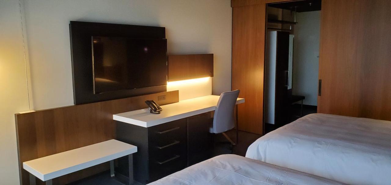 Grand Times Hotel Laval - Centropolis Eksteriør billede
