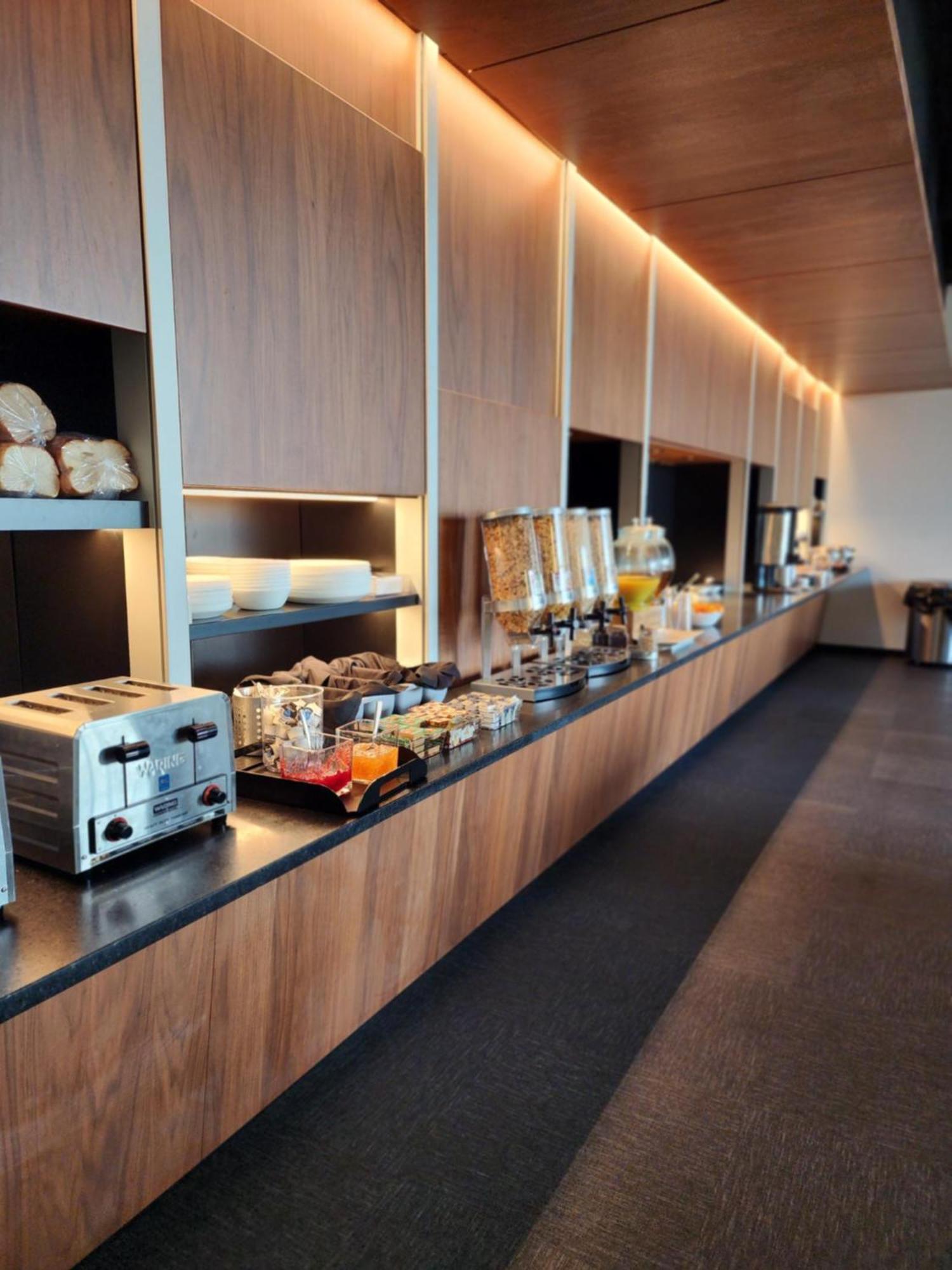 Grand Times Hotel Laval - Centropolis Eksteriør billede